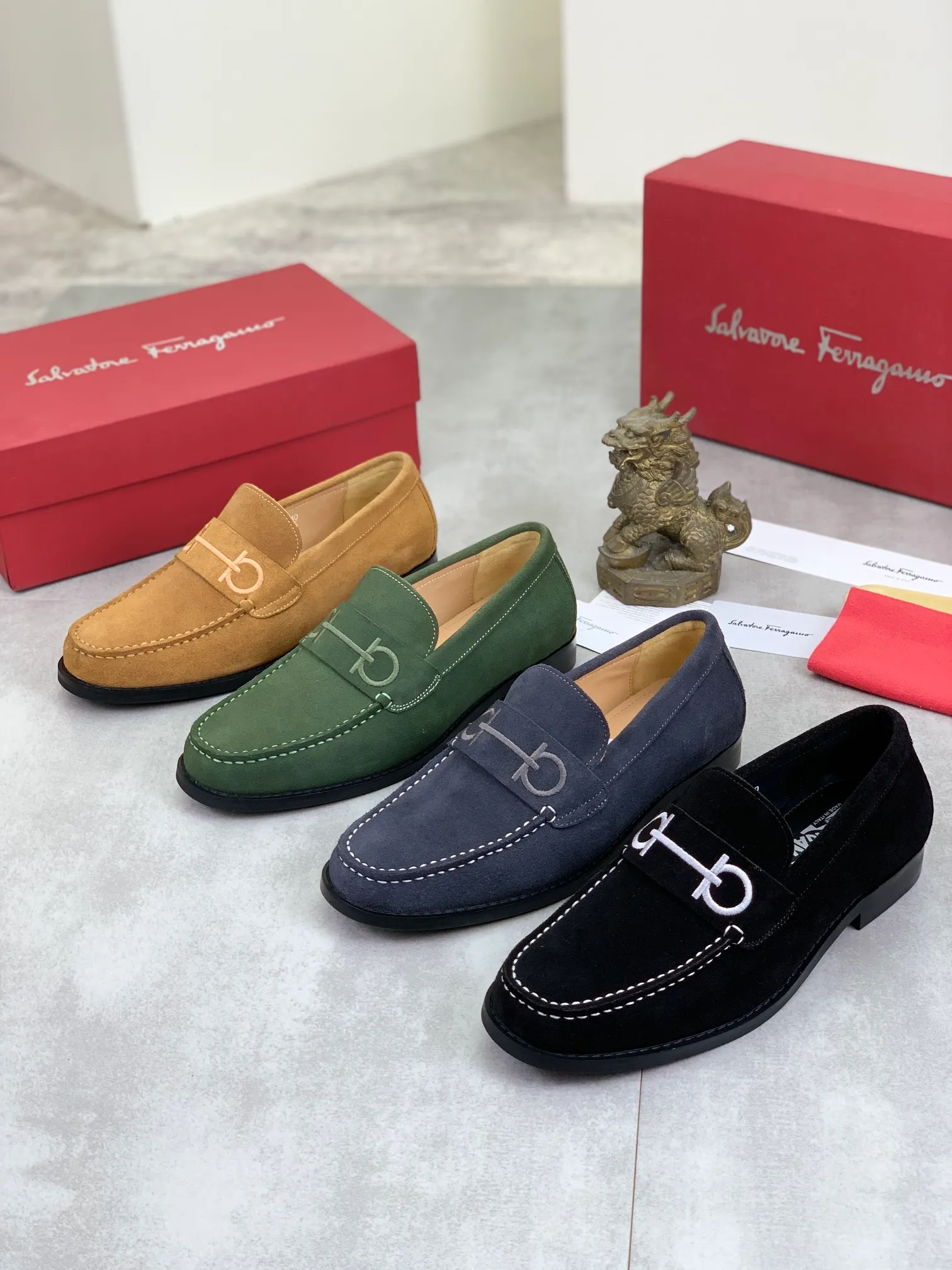 Men's Men's Shoes 💰P460💰[New Style] Water-dyed Niuli 🆘[Salvatore Ferragamo] Ferragamo's latest casual business leather shoes for men! Available at counters simultaneously! The fabric is made of specially imported original calfskin, the lining is made of imported water-dyed cowhide, and the original combination outsole is absolutely luxurious and leads the fashion trend. Matching code: 38-45; 5️⃣ colors available